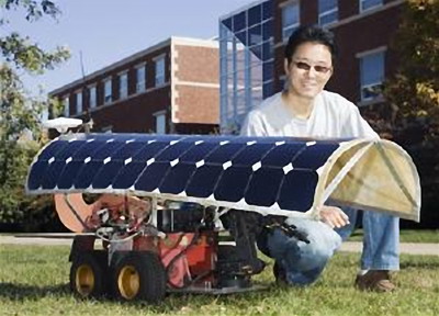 科技时代_美国发明太阳能农用机器人 靠阳光定时劳作
