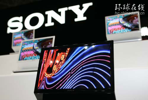 4月11日，东京2007博览会上，索尼公司的一款EL技术电视机吸引了众人的目光。