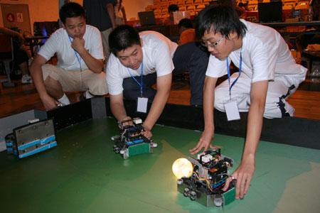 第八届广茂达杯中国智能机器人大赛开赛