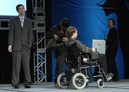 Audeo系统以前被用于让残疾人通过意念控制轮椅