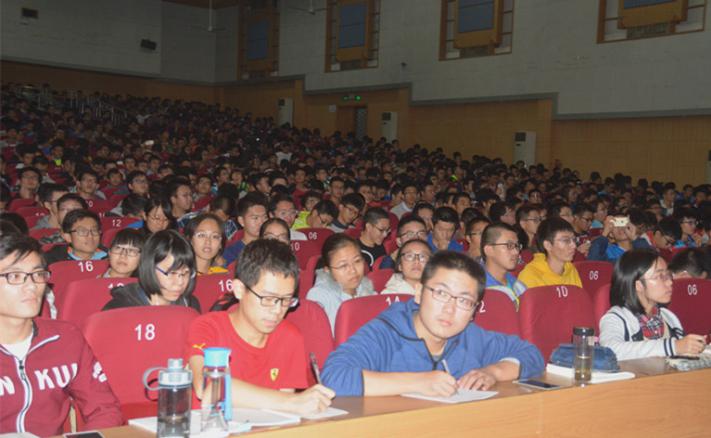 刘修才博士回母校做“科学与社会”新生研讨课主题报告