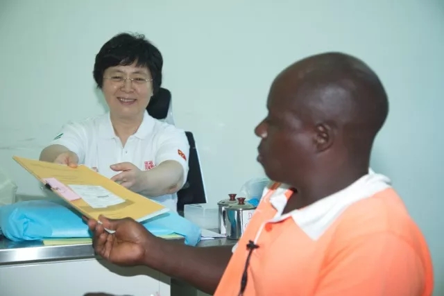 超乎想象!中国埃博拉病毒病疫苗研发团队的13年