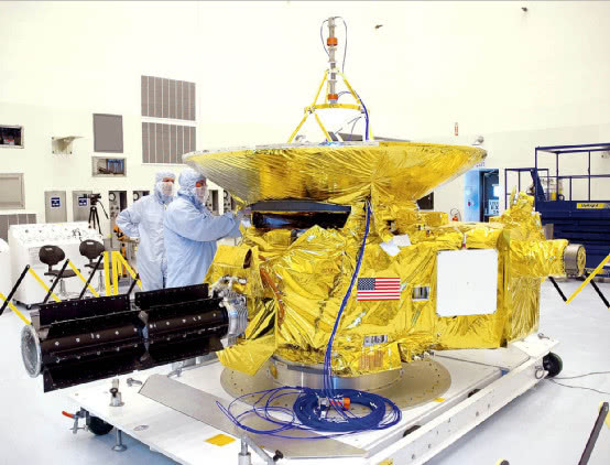美国“新视野”号探测器近距离飞越太阳系边缘小天体