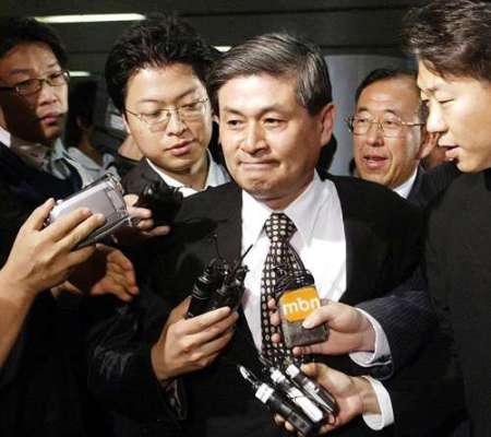 韩国开审干细胞造假案 黄禹锡坚称被下属所骗