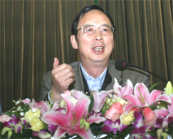 科技时代_朱清时院士：高校教师“近亲繁殖”现象严重