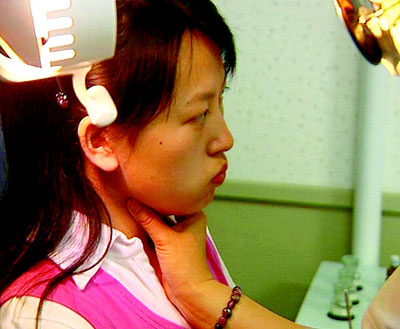 科技时代_走近科学：黑龙江姑娘腹语神功揭秘(组图)