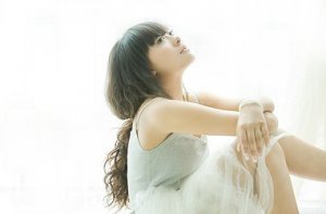 忘我看亚运千万别忘多喝水