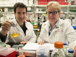 Nature：科学家发现阿尔茨海默病罕见的双重风险基因变异