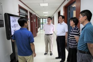 刘伟平调研中科院北京基因组所